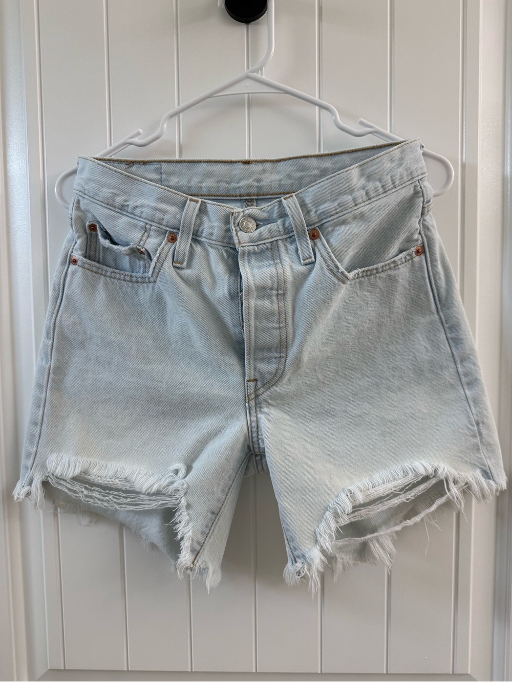 Levi’s Woman Shorts, size 27